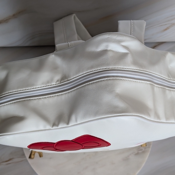 NWOT Hello Kitty Star Shaped Backpack - Picture 3 of 8